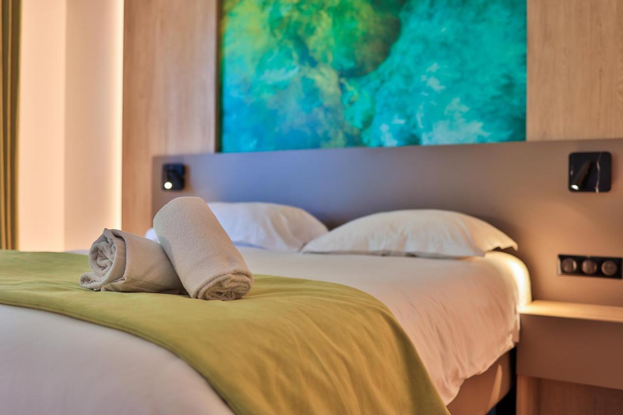 Logis Hotel & Spa Dejeunez Sous L'Arbre Rousset  Eksteriør billede