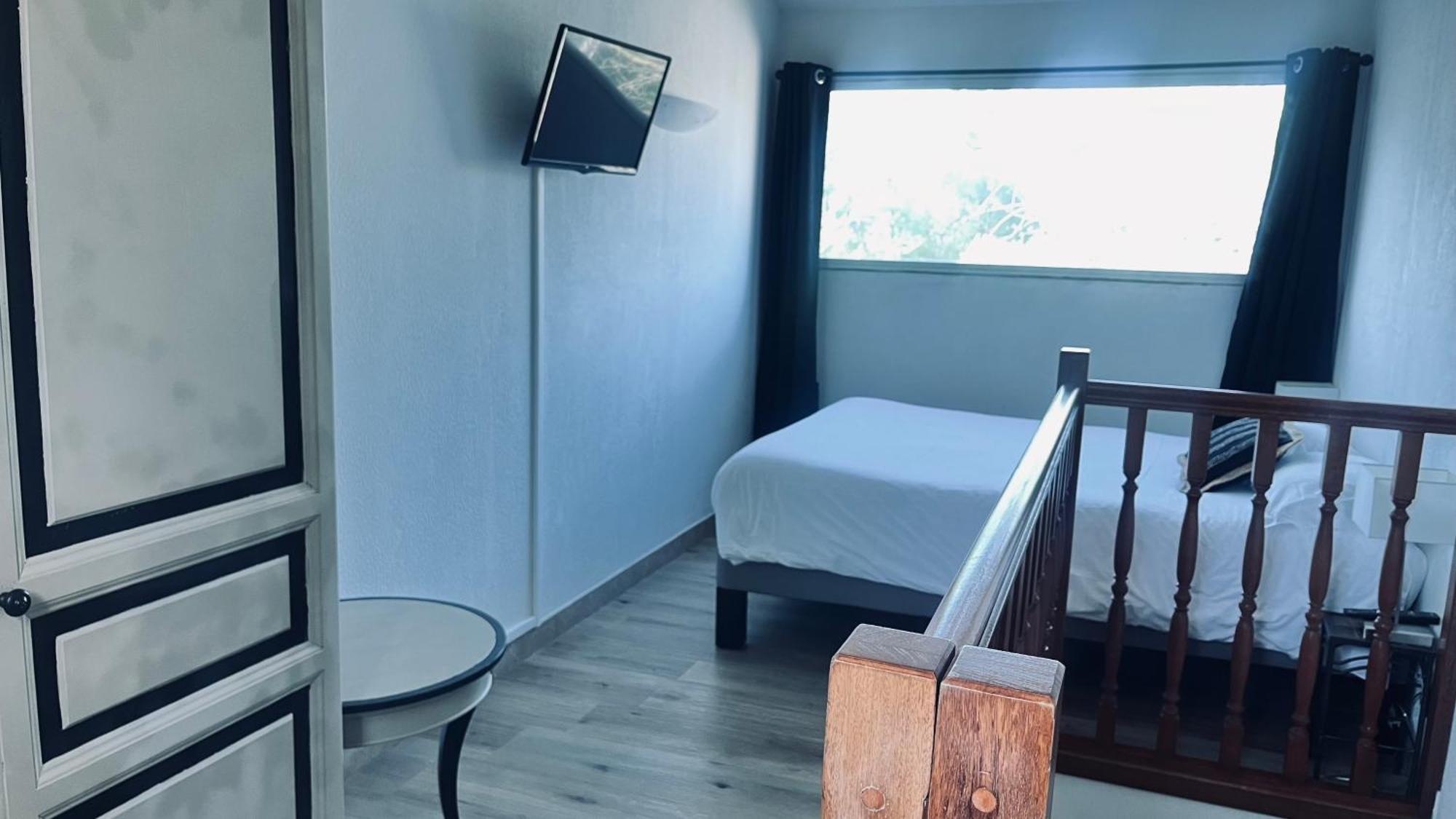 Logis Hotel & Spa Dejeunez Sous L'Arbre Rousset  Eksteriør billede