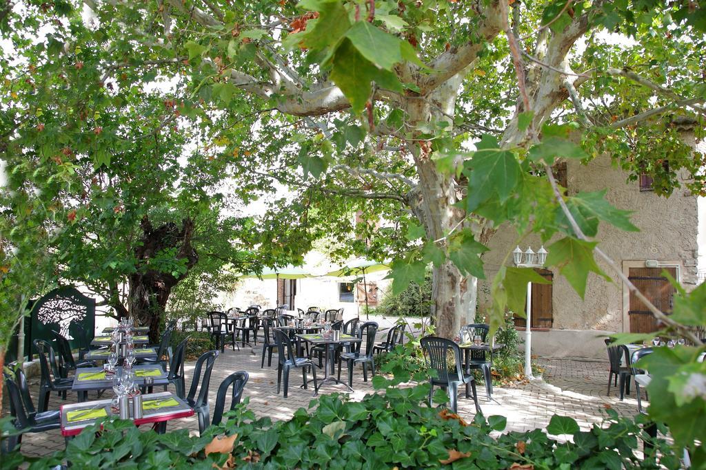 Logis Hotel & Spa Dejeunez Sous L'Arbre Rousset  Eksteriør billede